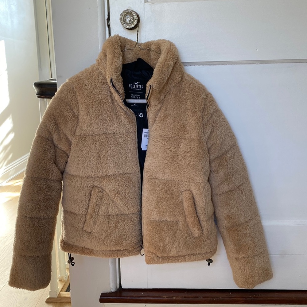 NWT Hollister Puffer